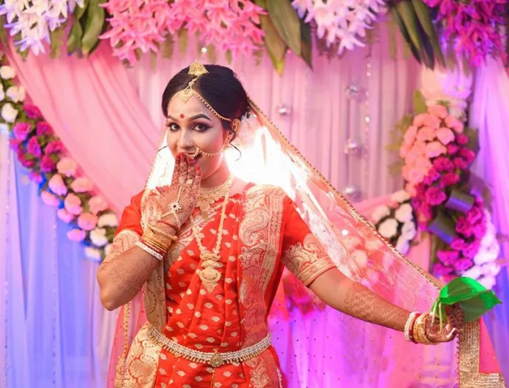 Beautiful Indian Bengali Girl Traditional Dress Stock Photo 2345941957 |  Shutterstock