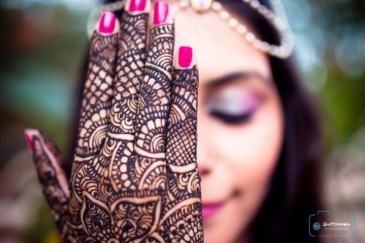 Beautiful Mehndi Designs On Hand At Indian Hindu Marriage. 03 Stock Photo -  Alamy