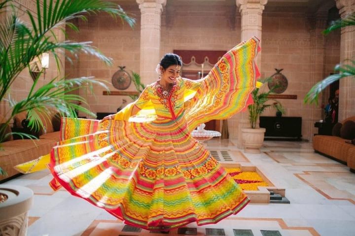 10 Lehenga set designs for one and all to make you dance in 2019!