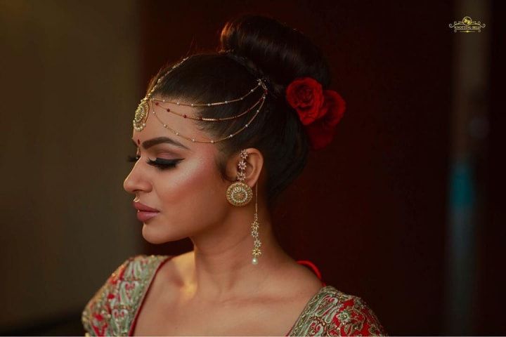 9 Floral bridal bun hairstyles to pair with sarees | Zoom TV