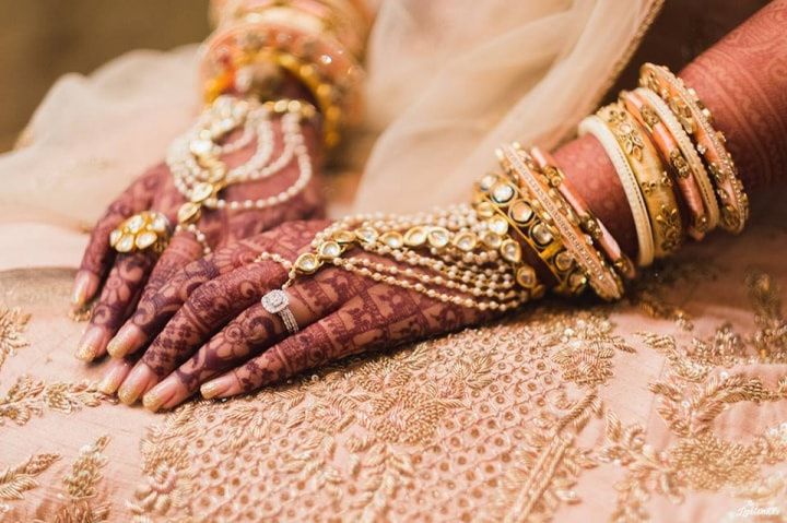 7 Must-Have Hand Accessories for Every Bride-to-Be