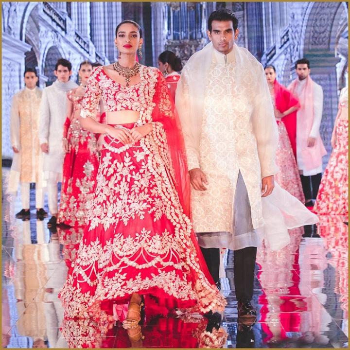 In PICS: Kriti Sanon is quintessential bride as she turns muse for Manish  Malhotra