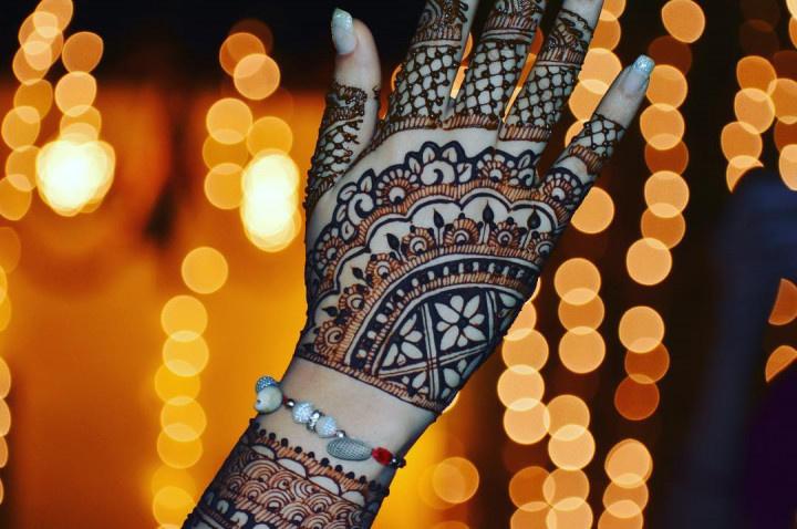 Mehendi Artist Pushpa Gohil on Instagram: “#bridalhenna #hennadesigns  #wedmegood #indianwedding #in… | Mehndi design pictures, Bridal mehndi  designs, Mehndi designs