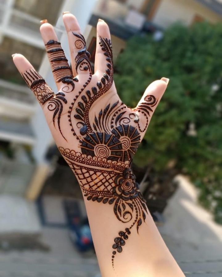 See this Instagram photo by @arousalmadamsalon • 185 likes | Mehndi designs,  Modern mehndi designs, Best mehndi designs