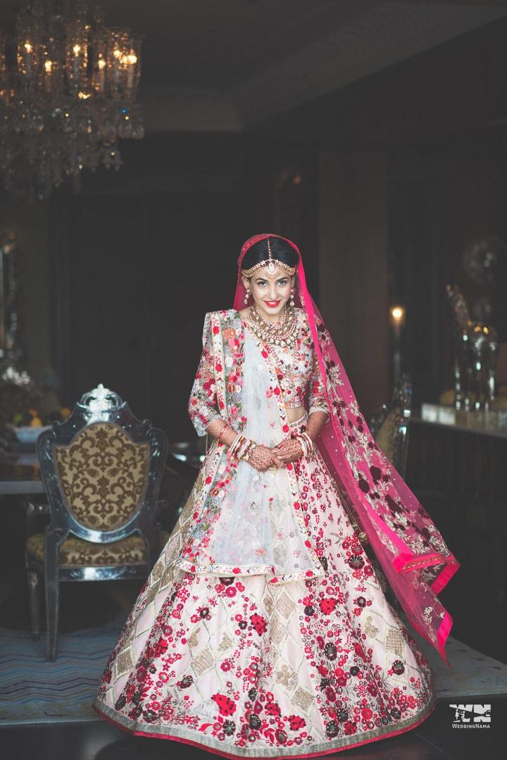 What fix can I do in my heavy bridal lehnga which will make it not slip  down my waist and expose my belly because the choli is too short? - Quora