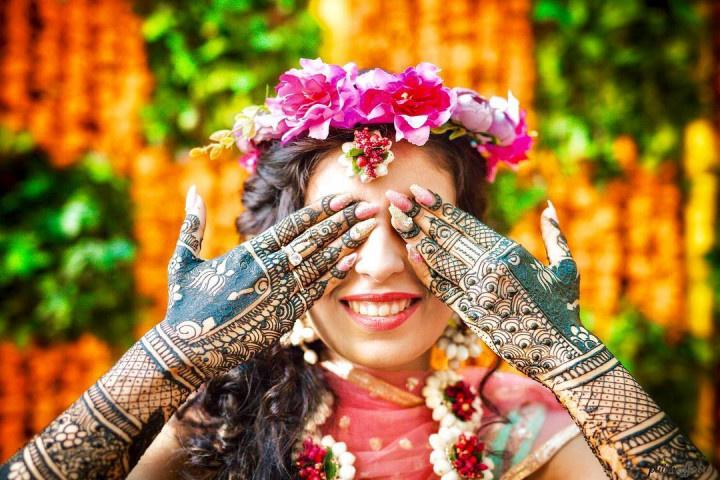 The Magical Mehndi Designs 2019 Guide: What To Wear For The Bride ...