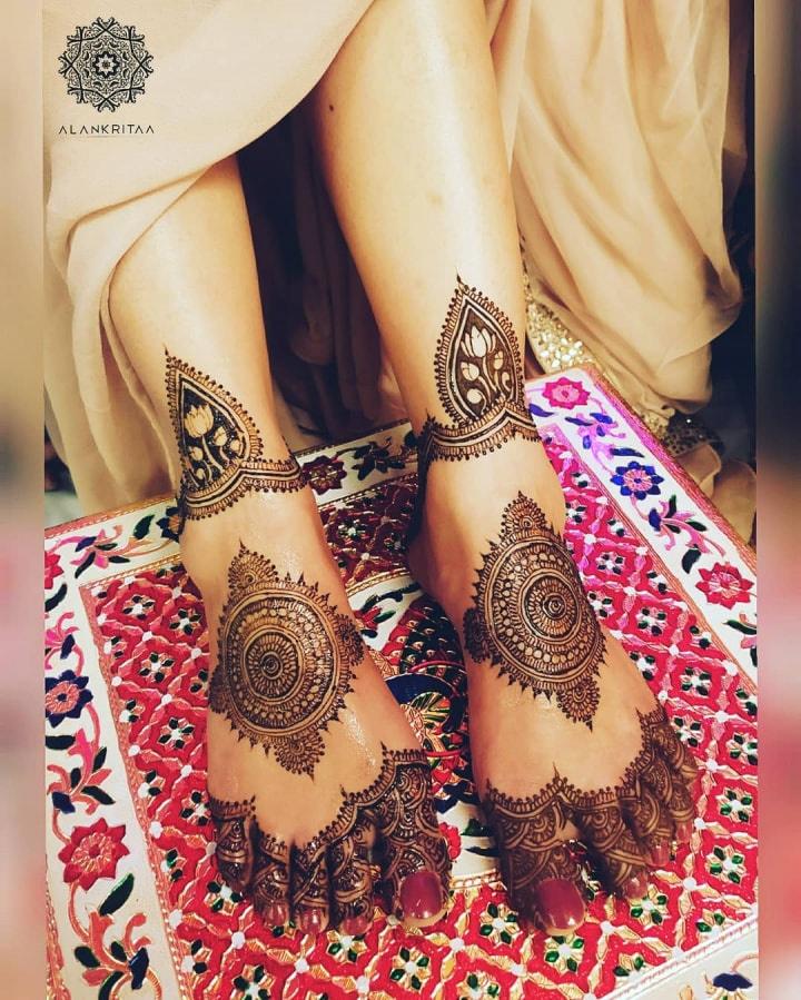 Mandala Mehndi Design for Legs