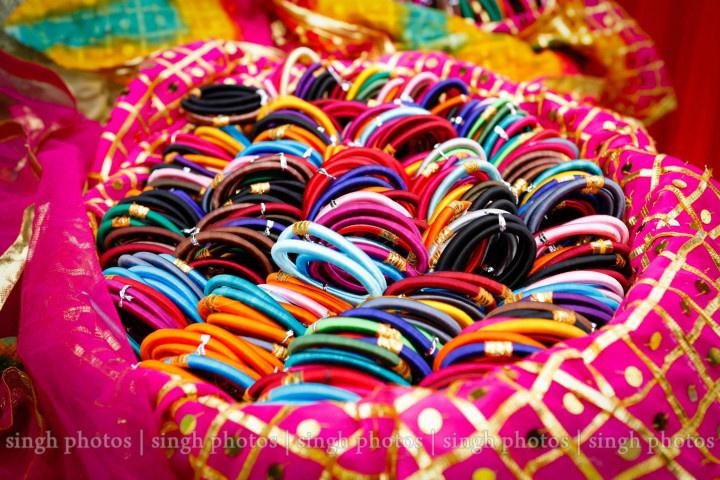 LAMANSH® Pack of 25 Sangeet Mehndi Indian Wedding Bracelets Bangles in –  Lamansh