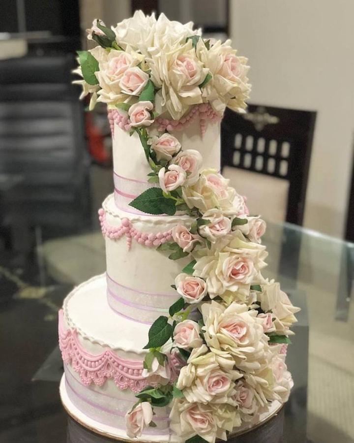Majestic 10th Wedding Anniversary Cake | Winni.in
