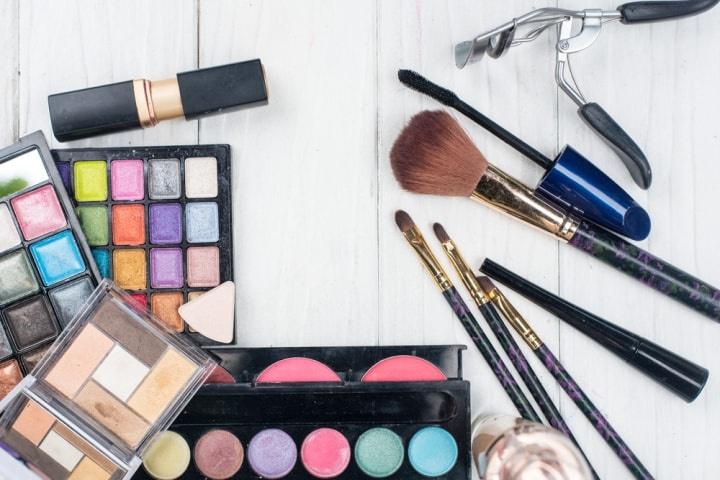 15 Must have bridal make-up kit essentials