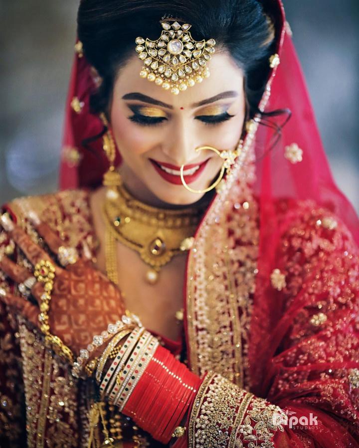 6 Gorgeous Maang Tikka Designs That Can Inspire Your Bridal Look