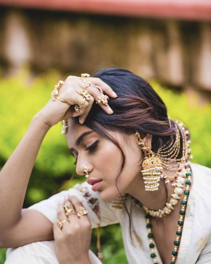 12 Rajasthani Nath Designs for That Are Perfect for Your Wedding Day!