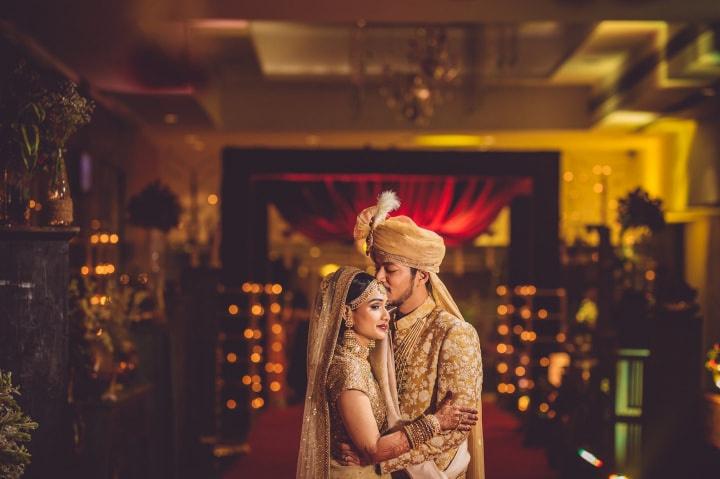 15 Wedding Photography Poses for Couples | Photojaanic