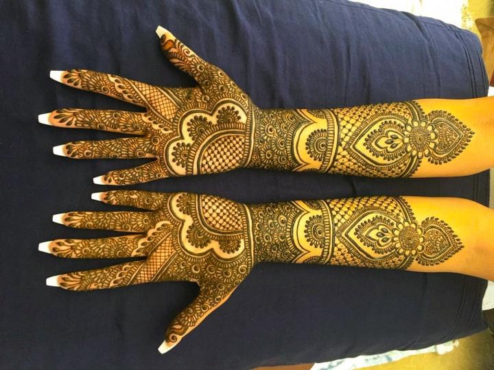 full hands mehndi design