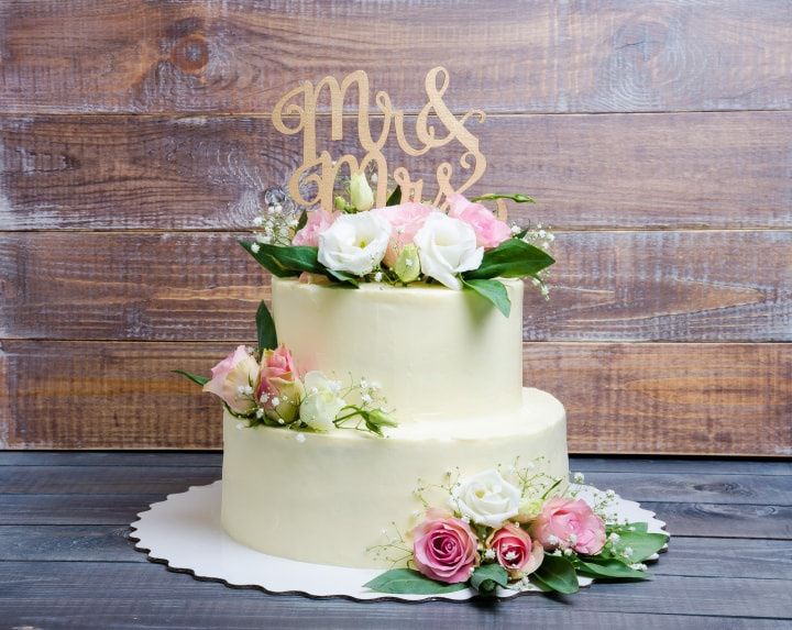 Elegant Wedding Cake During Reception Stock Photo - Download Image Now -  Arrangement, Baked, Bakery - iStock