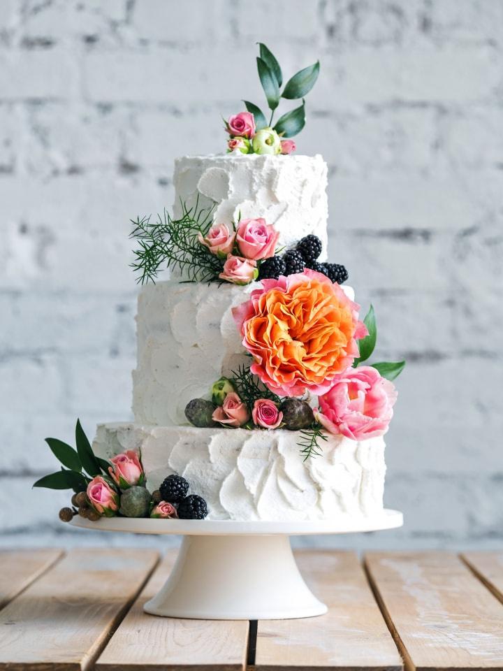 20 Engagement Party Cakes for Your Celebration