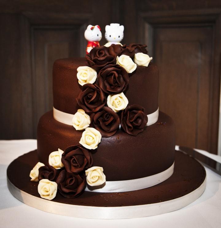 Wedding Chocolate Cake - Dark Chocolate, Milk Chocolate Mousse, Cherry,  White Chocolate Mousse - Picture of La Casa de Turta Dulce, Brasov -  Tripadvisor