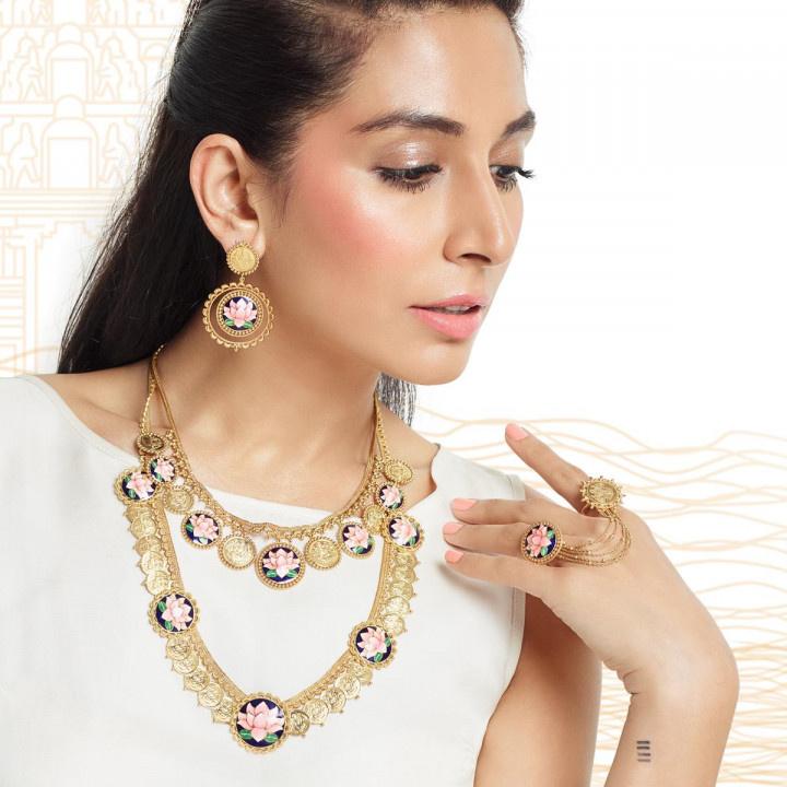 CaratLane,  GT Karnal Road