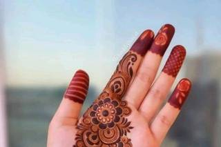 stylish palm mehndi design