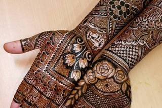 beautiful flower mehndi design