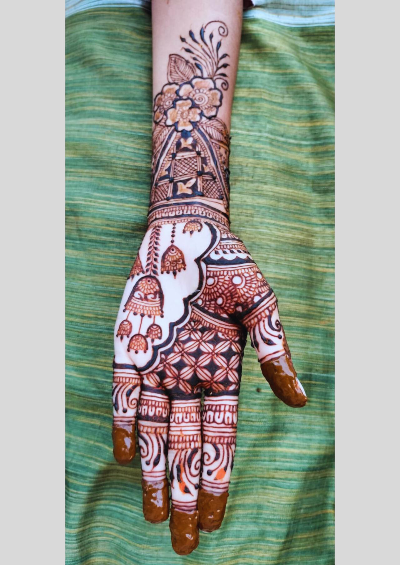 easy mehendi design front hand