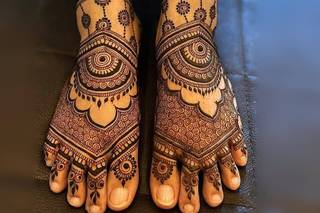 beautiful mehndi design for legs