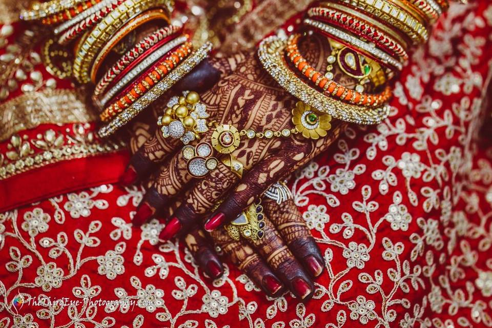 Pin by saritha on Quick saves | Bangle ceremony, Wedding gifts packaging,  Creative wedding gifts