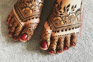 new stylish leg mehndi design