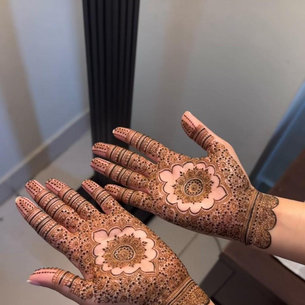 flower mehndi design photo