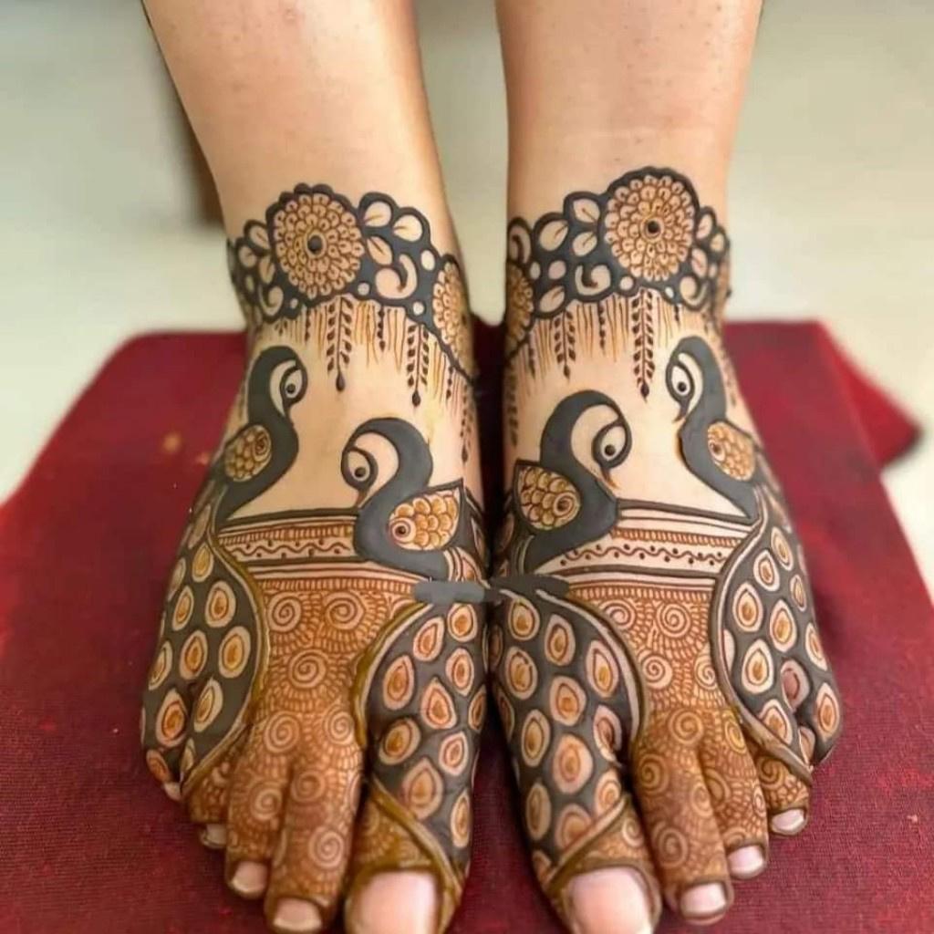 leg mehendi design  image