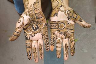 stylish palm mehendi design image