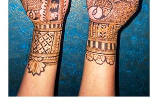 back side mehndi design 2023