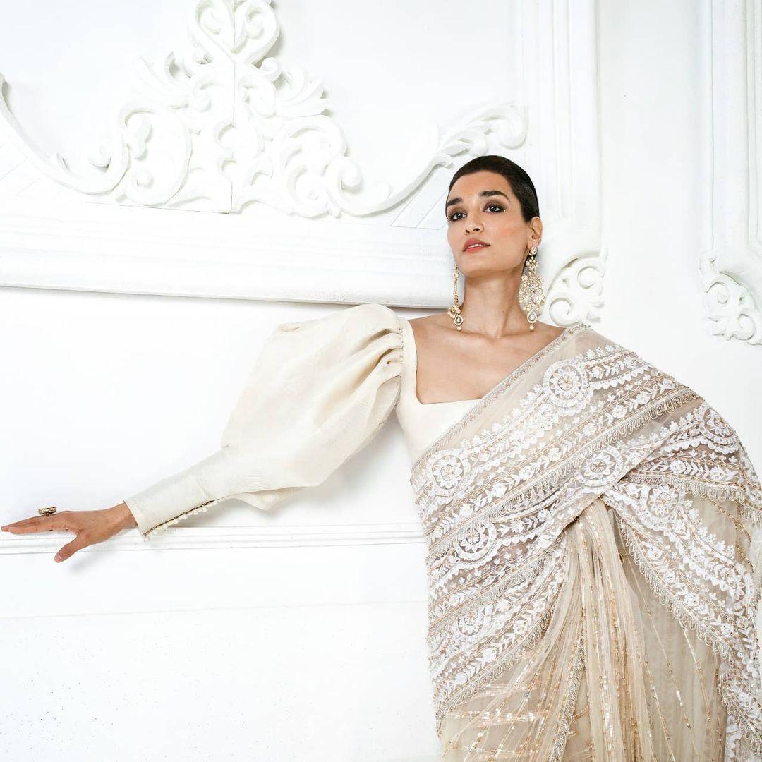 White Sabyasachi deep V cut blouse Designer Pattern Beautiful Saree Blouse  Indian Readymade Sari Blouse, Bollywood Sari Blouse, Choli