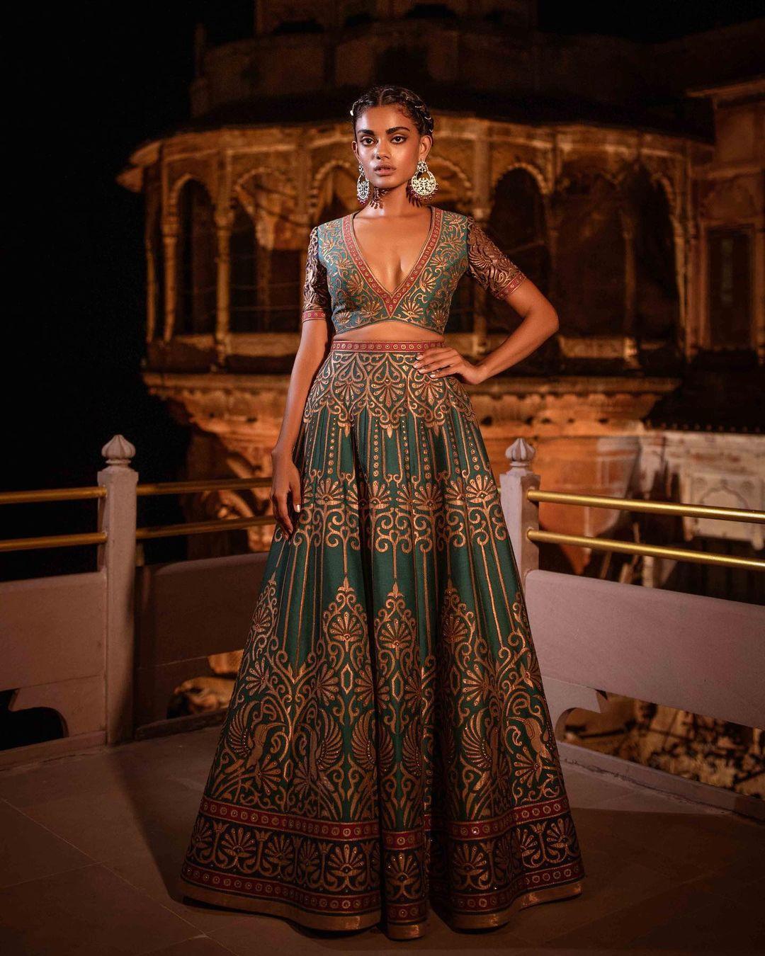 Anushree Reddy, SVA by Sonam & Paras Modi at Lakmé Fashion Week in  partnership with FDCI. Anushree Reddy's collection takes its inspira... |  Instagram