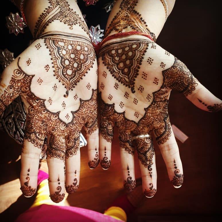 40+ Timeless and Trendy Back Hand Mehndi Designs