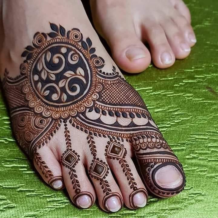 Trendy Leg Mehndi Designs for Indian Bride 2023 - K4 Fashion