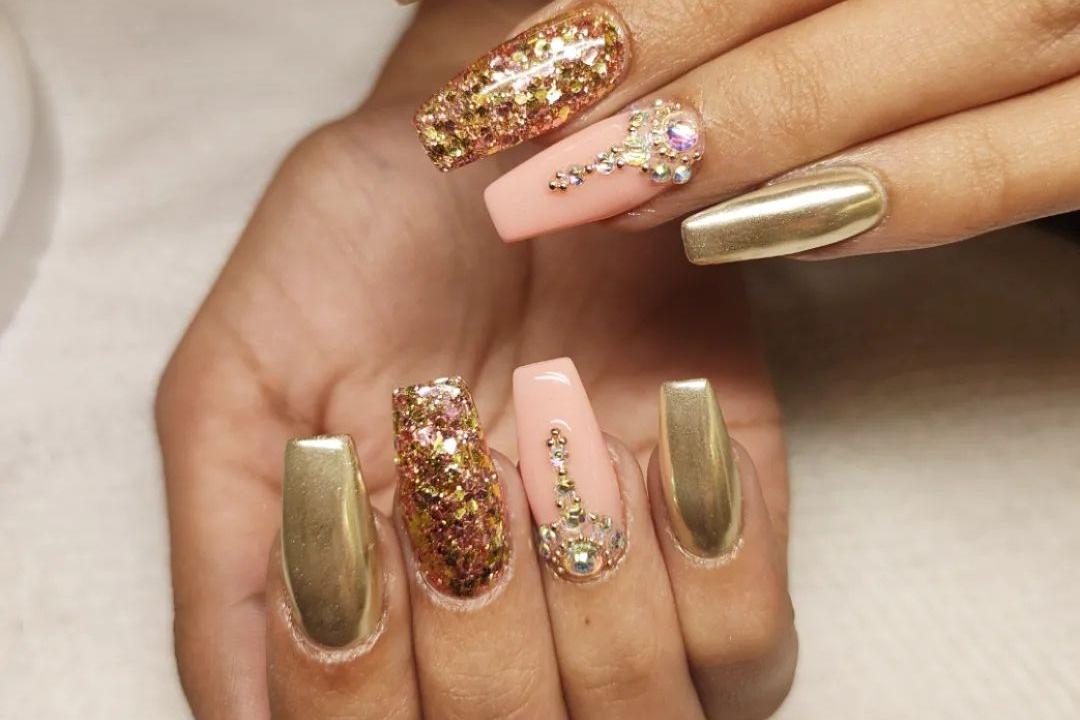 61 ideas wedding nails for bride pink rose gold #nails #wedding  339951471874136044 | Rose gold nails glitter, Gold gel nails, Rose gold  nails
