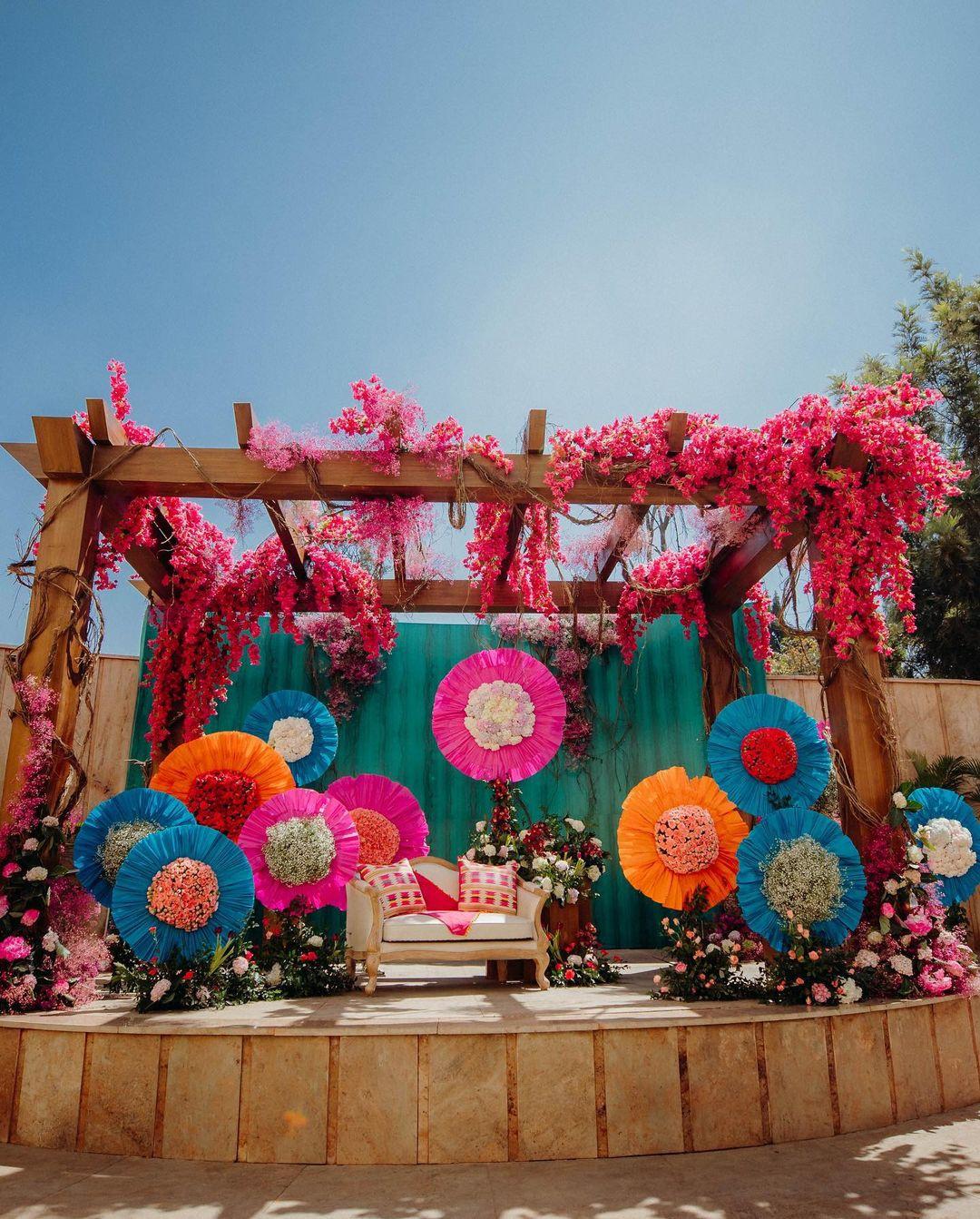 simple stage decorations with flowers