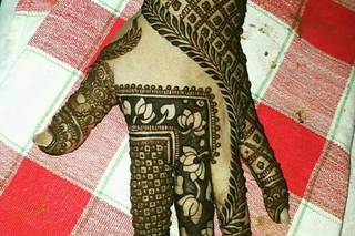 henna hand designs