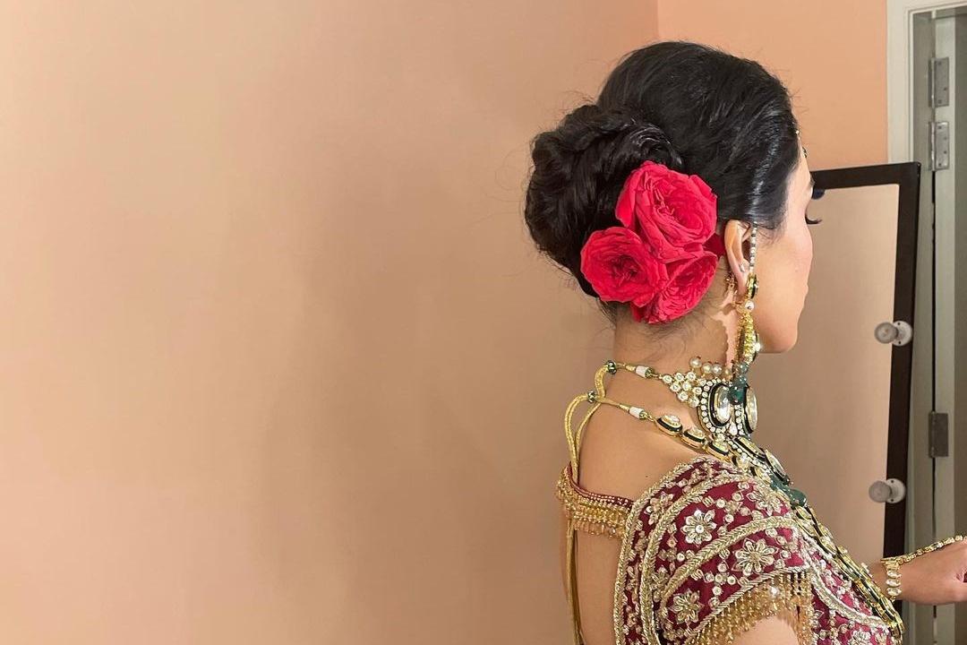 Lovely Bridal Buns We Spotted On Real Brides | Weddingplz