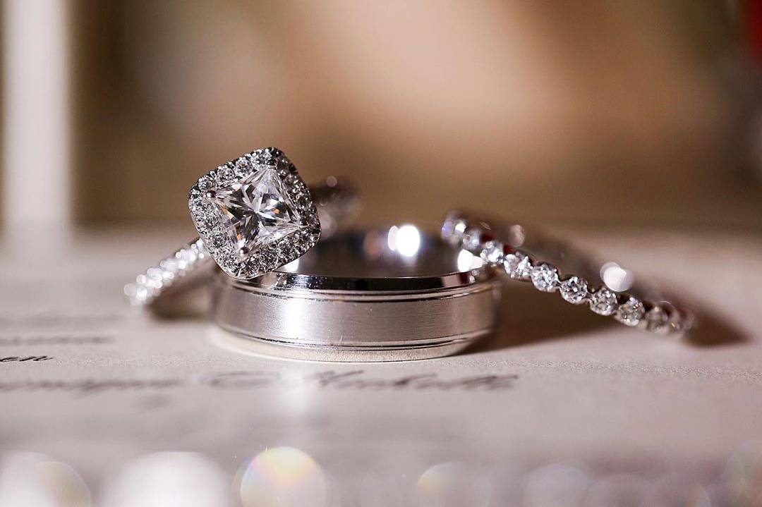 Choosing the Best Wedding Bands for a Pear-Shaped Ring | Ken & Dana