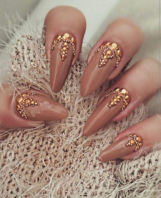 Minimal Wedding Nail Design Inspiration | Zee Zest