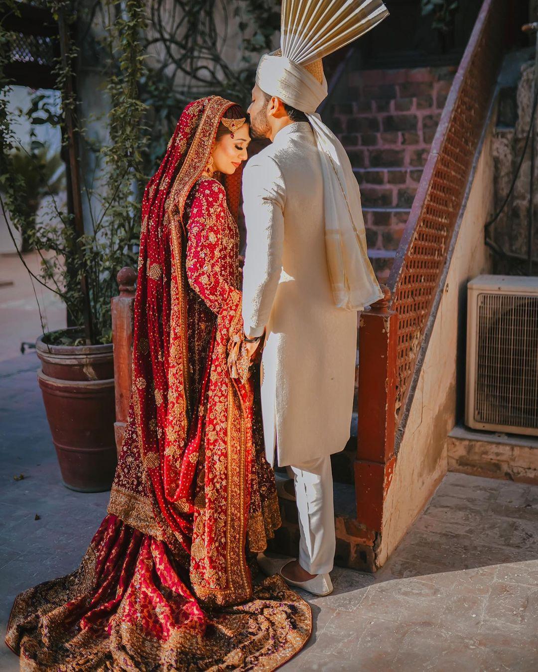 43 Colour Coordinated Outfit Trends For The Bride And Groom 5791