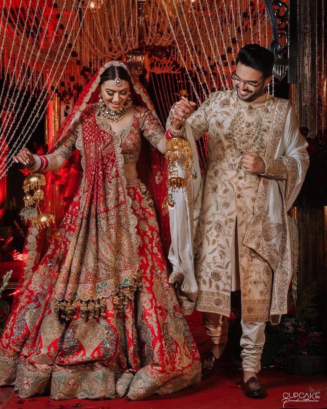 DroolWorthy Bridal Poses in a Lehenga  Weva Photography