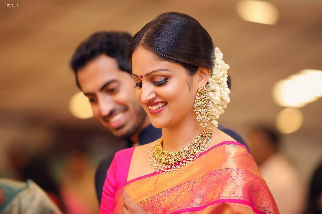 Top 10 Engagement Makeup Looks In Saree [best Look For 2024]