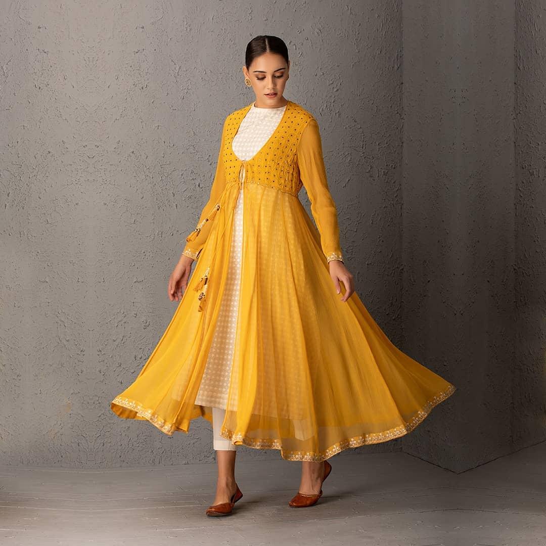 Haldi Ceremony Dress For Bride - Evilato Online Shopping