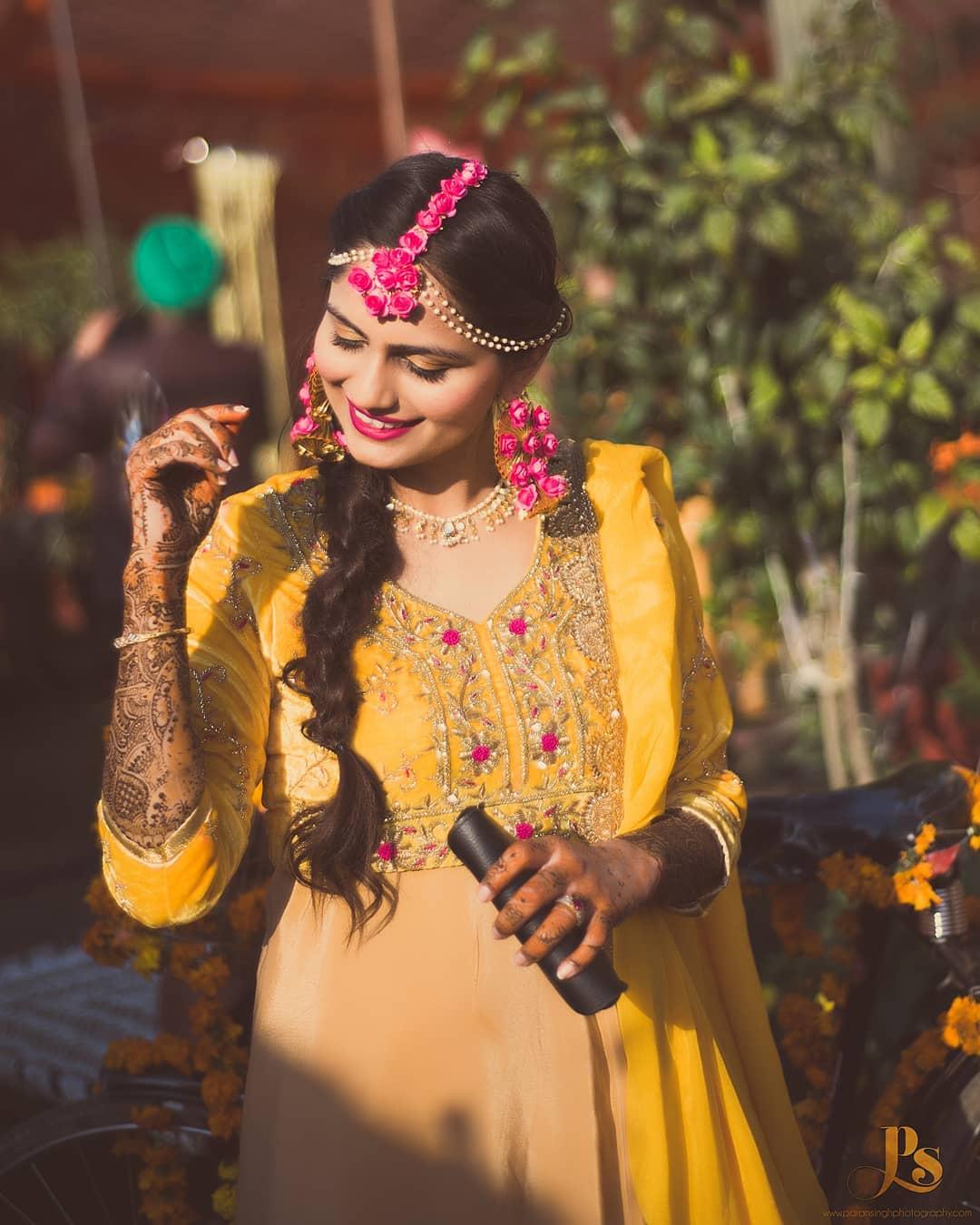 Simple outfit ideas for friends/cousins mehndi function | Dress design ideas  for mehndi function | Mehndi dress Designs | Wedding wear | ... | Instagram