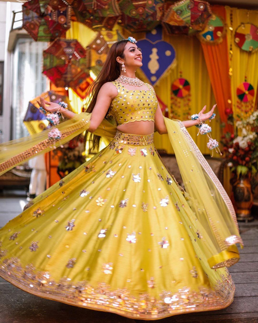 Lemon Yellow Lehenga In Tiered Pattern And Jaal Embroidered Sleeveless Choli  Online - Kalki Fashion | Silk saree blouse designs patterns, Yellow lehenga,  Lehenga saree design