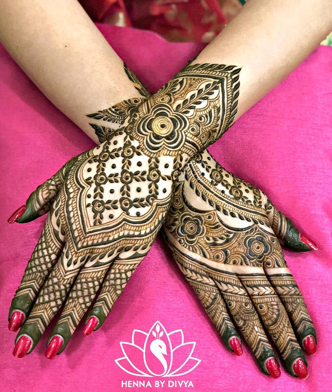 Eid Mehndi Designs: हाथों की खूबसूरती बढ़ाएंगे ये मेहंदी डिजाइंस, देखें  ट्रेंडी मेहंदी लुक | Times Now Navbharat