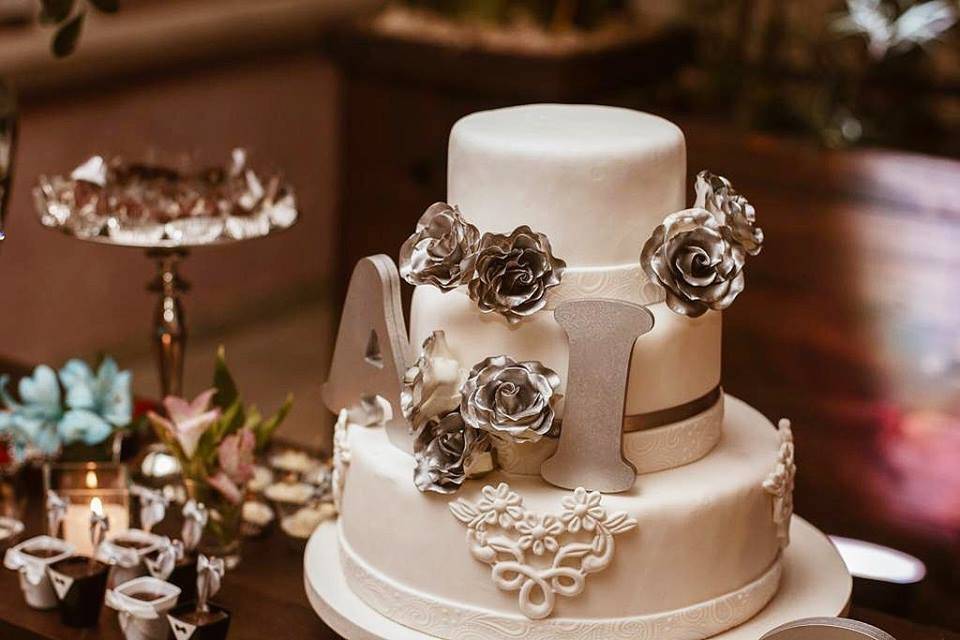 Rajasthani Themed Wedding Cake with Red and Gold Design